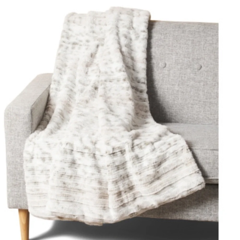 🍁 Artelier Nicole Miller Faux Fur Decorative Throw Blanket NIB